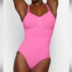 SKIMS SCULPTING BODYSUIT WITH SNAPS NEON ORCHID